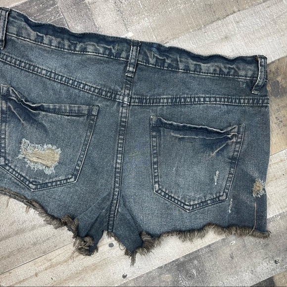 Free People Distressed Button Fly Black Jean Short size 27 - Picture 6 of 10